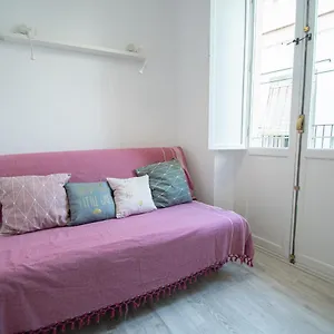 apartamento-las-lectoras-de-cadiz.hotelsincadiz.net/